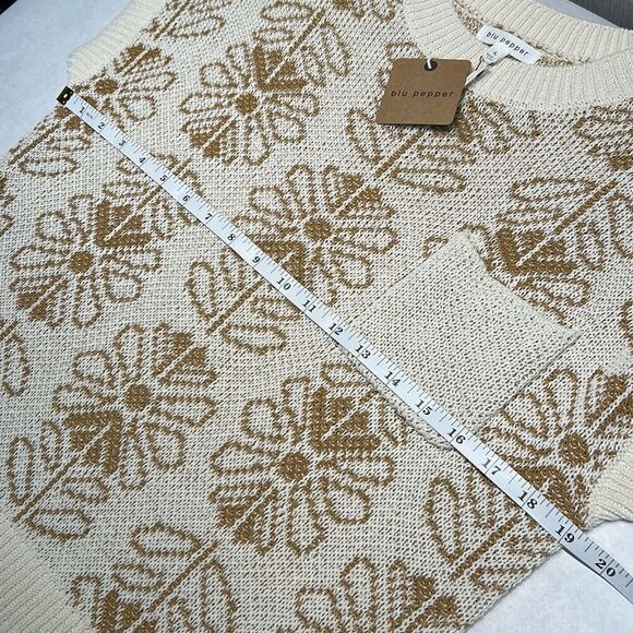 NEW blu pepper Sleeveless Sweater Vest Floral Pattern Sz Large Knit Beige Tan - Picture 6 of 7